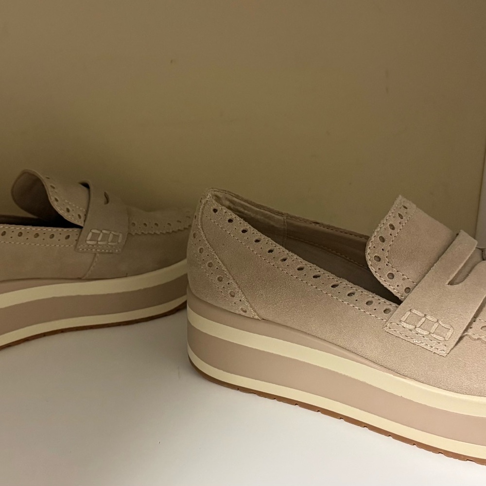 Dolce Vita Shoes | Dolce Vita Cream Platform Loafers | Color: Cream | Size: 6.5